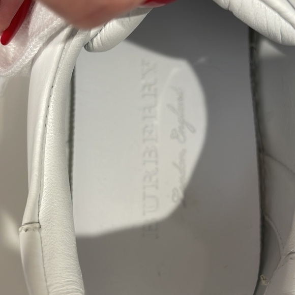 Barberry sneakers. - Picture 5 of 8